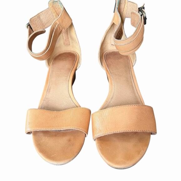 UGG 10 Char Ankle Strap Wedge Sandals Brown Leather Open Toe Comfort - Picture 9 of 10